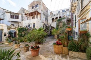 GuestHost - Stylish Flat in Historic Ortigia - 9