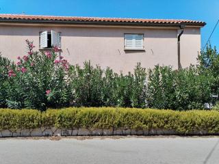 Apartmam Nina with rich welcome package - Postira - 2