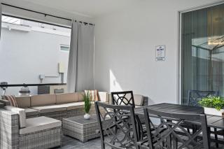 Modern Villa with Resort Amenities & Game Room - Davenport - 2