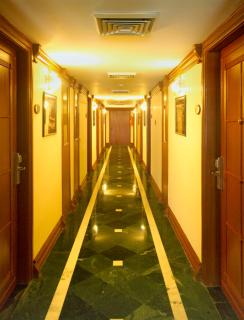 Empires Hotel - Parādīp Garh - 4