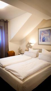 Hotel Garni Zur Traube - Höhr-Grenzhausen - 7