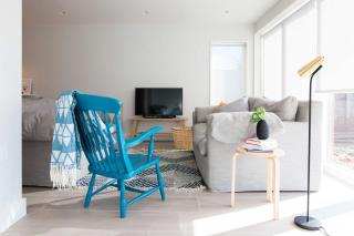 Insta-worthy 4br designer house 5 min to the beach - 7