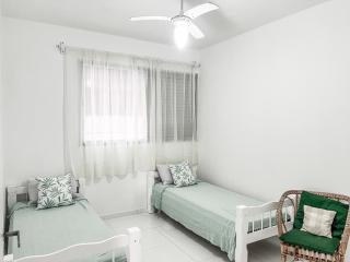 Apartamento com 4 quartos, uma quadra da Praia Enseada, Guarujá - Guarujá - 4