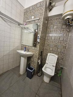 Elegant Hill View Studio - Dehradun - 9