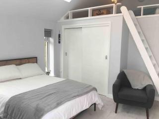 Modern Luxury Compact Cabin on the Jurassic Coast - 1