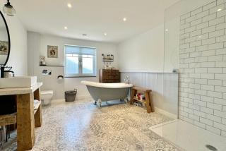 Family Coastal Retreat Sleeps 15 Hot Tub & Sea Views - 1