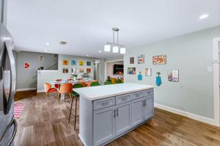 Friends-Themed 4BD - Pingpong & Outdoor Theater - 2