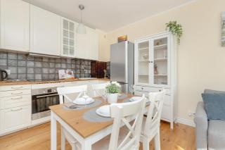 Sunny Apartment with Parking & Garden by Noclegi Renters - Gdańsk - 7