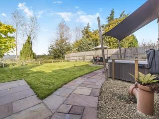 Cosy Home from Home, Private Hot tub, Sunset Views - Eckington - 5