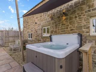 Cosy Home from Home, Private Hot tub, Sunset Views - Eckington - 4