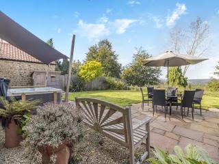 Cosy Home from Home, Private Hot tub, Sunset Views - Eckington - 9