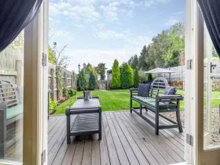Beautiful Stone Barn with Hot Tub on a Quiet Farm - Eckington - 8
