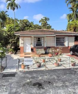 Bed in 6-Bed Dormitory Room - 7