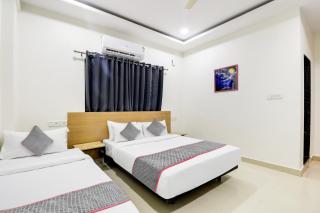 Super Townhouse De Alphabet Hotel Kukatpally Nexus Mall - 9
