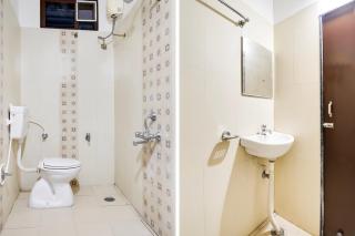 Super Townhouse De Alphabet Hotel Kukatpally Nexus Mall - 4