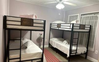 Queen Quarter Shared Female B1 - Miami - 2