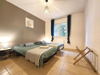 Le Parc Jean Édouard - Spa avec jacuzzi privé - Superbe villa 4 chambres - 9 couchages - 6 lits - Poêle - Parking - Climatisation réversible- Terrasse ombragée et grand jardin - Montech - 3