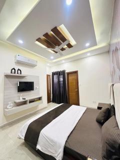 Modern home Shore stay by Cama villa - 4