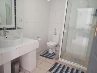 Cozy 2-Bedroom Retreat in Hartbeespoort - Hartbeespoort - 1