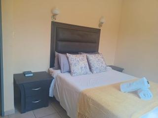 Cozy 2-Bedroom Retreat in Hartbeespoort - Hartbeespoort - 2