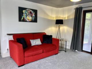 Brackens House Brentwood - - 9