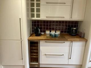 Brackens House Brentwood - - 1