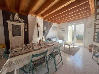 Maison de Charme à La Turballe: Proche Plage, Centre-Ville, 3 Chambres, Wifi, Jardin et Garage - FR-1-392-98 - La Turballe - 0