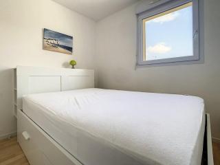 Appartement lumineux à 100m de la plage avec balcon, parking, idéal pour séjours courts et longs - FR-1-236-139 - 1