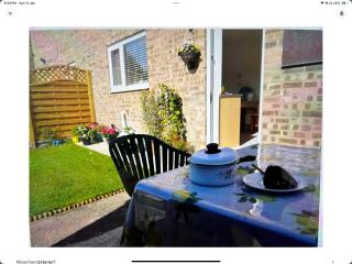 A lovely double bedroom near GCHQ - 6