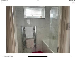 A lovely double bedroom near GCHQ - 1