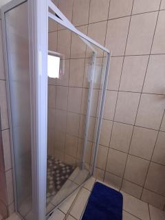 Oakway Guest Suite 2 Beds 1Bath Aircon Kitchen Private - 3