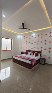 Shree Radhe Krishna Homestay - Ayodhya - 2