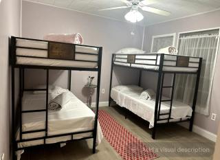 Bed3 Queen Quarter FemaleOnly Shared Bed - Miami - 3