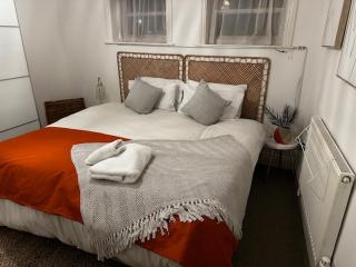 Pier Reflections sea front apartment Long and short stays Groups and Contractors welcome - Eastbourne - 7