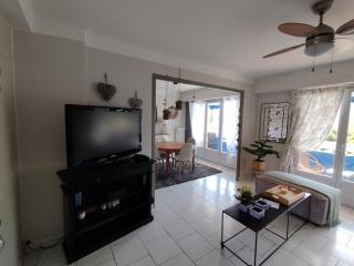 Olbus Riquier, Stylish and Bright Apt, Wifi - Hyères - 9