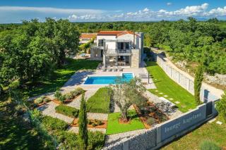 Villa Lounge Kapelana with Private Pool, Basketball, Volleyball & Football - Juršići - 0