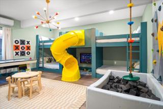 Epic Family Home Pool Slide Putt Putt Theatre Room - 9