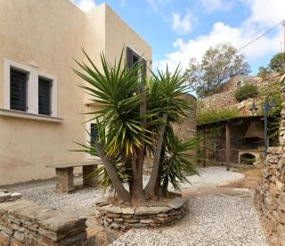 Koudouros villa with a swimming pool overlooking the beach of Porto Koundouros - 3