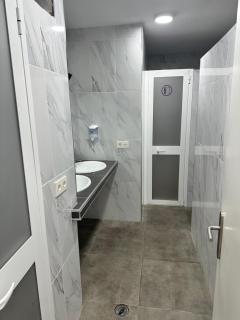 Be Happy Hostel - Nerja - 9