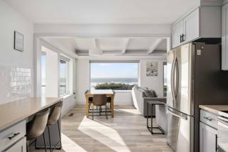 Moonstruck Beach House - 5