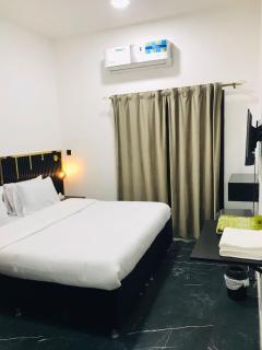 Zee Hotel - 4