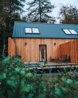 Forest Corner Luxury Apartment with Hot Tub - North Ballachulish - 0