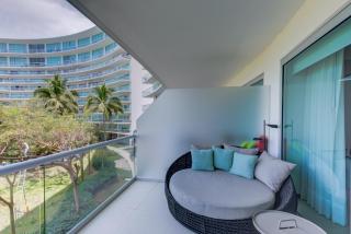 Peninsula Beachfront Residences with Pool, Gym and more - 9