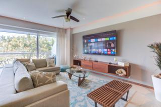 Peninsula Beachfront Residences with Pool, Gym and more - 6