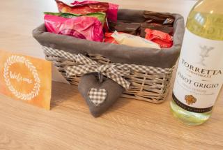 The Courtyard, 30 Seconds to Sea By Air Premier - 5