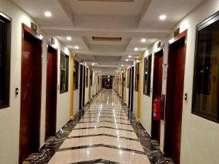 Royal Galaxy Hotel & Residence - Near Islamabad International Airport & Motorway - 8