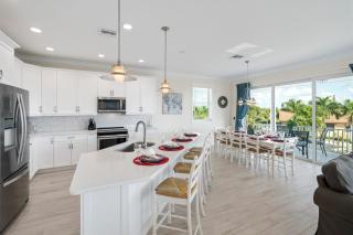 Anchors Away - Pool Home Across Street from Beach with Private Access - Fort Myers Beach - 2
