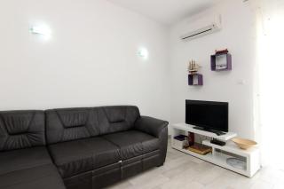 Modern Apartment David 50 m away from the beach #1 - - 4