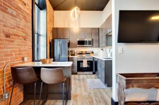 Custom-Designed Studio Across From Washington Park - Quincy - 2