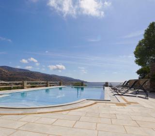 Koudouros villa with a swimming pool overlooking the beach of Porto Koundouros - 6